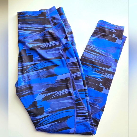Alphabete Surface Pocket Leggings Electric Blue Canvas Camo, Size Large - Picture 3 of 7